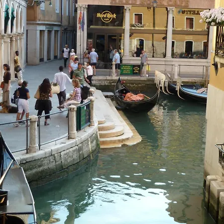 Ca' Alle Gondolette Apartment Venice